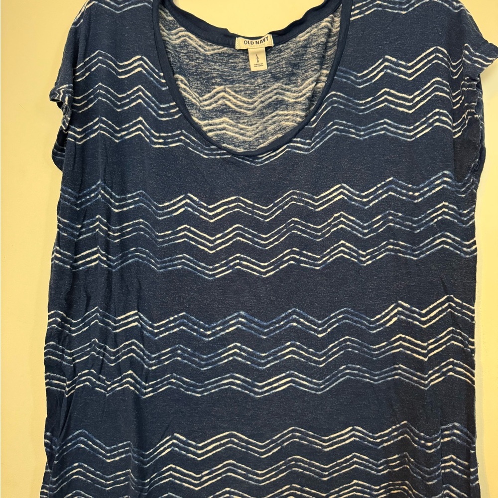 Old Navy Women's Blue Zigzag Top
